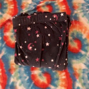 Women’s sleepwear never been worn selling for $20